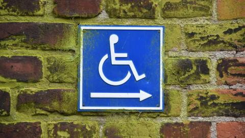 Disabled access route sign