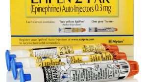 Mylan responds to price backlash with generic EpiPen