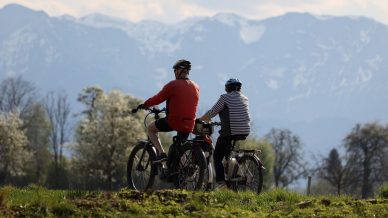 AI-driven ‘clock’ predicts aging-related illness and mortality