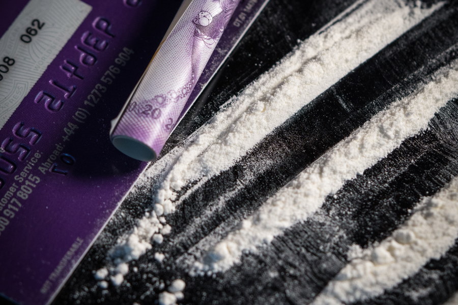 colin-davis-cocaine-unsplash